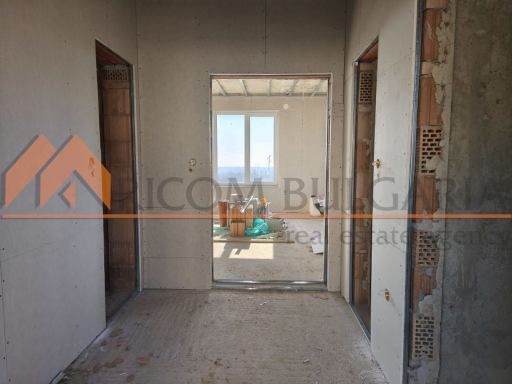 Риком България продава еднофамилна двуетажна къща в местност Боровец с четири спални! До автобусна спирка! - 11 - Ricom Bulgaria