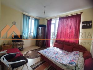 Риком България продава  еднофамилна триетажна къща в с. Китка - 10 - Ricom Bulgaria