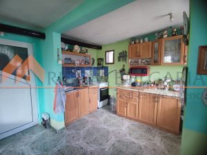 Риком България продава  еднофамилна триетажна къща в с. Китка - 4 - Ricom Bulgaria