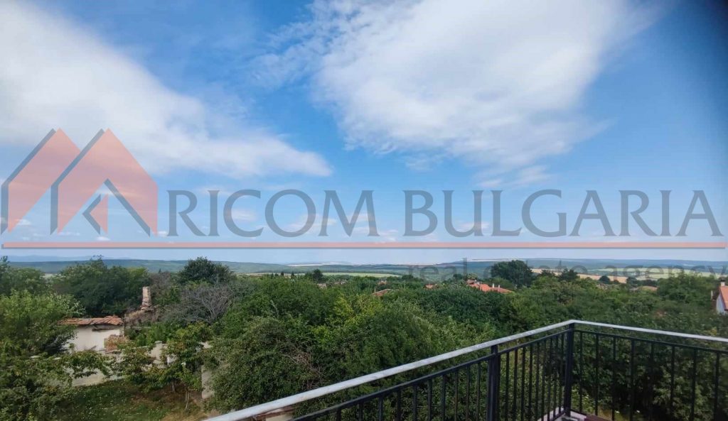 Риком България продава  еднофамилна триетажна къща в с. Китка - 7 - Ricom Bulgaria