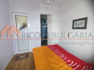 Риком България продава  еднофамилна триетажна къща в с. Китка - 9 - Ricom Bulgaria