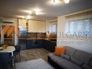Луксозно обзаведен тристаен апартамент - 1 - Ricom Bulgaria