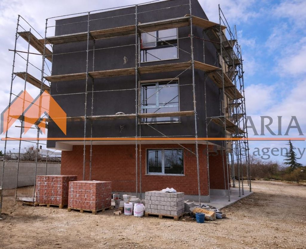 Двустаен апартамент в кв.Бриз с площ 60,46 кв.м. с включено в цената паркомясто! - 13 - Ricom Bulgaria