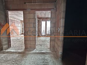 Двустаен апартамент в кв.Бриз с площ 60,46 кв.м. с включено в цената паркомясто! - 3 - Ricom Bulgaria