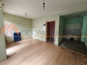 Риком България продава ексклузивно двустаен апартамент  в централнта част на кв. Аспарухово, до училище "Любен Каравелов"! - 1 - Ricom Bulgaria