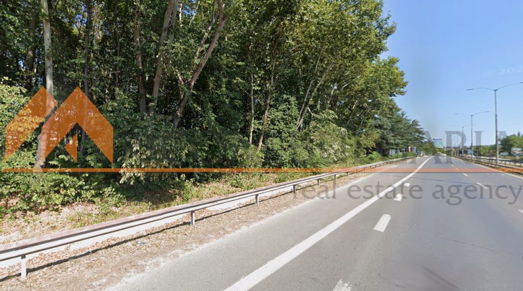 Риком България продава парцел с площ 3000 кв.м. с лице на магистрала Хемус в района  на Автоцентър ПМ - 1 - Ricom Bulgaria