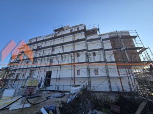 Тристаен апартамент с площ 92,82 кв.м., находящ се на втори /надпартерен/ етаж. - 7 - Ricom Bulgaria