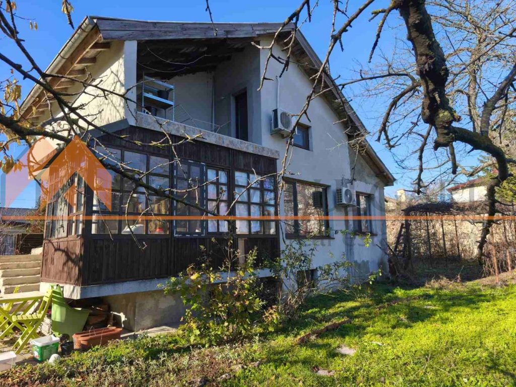 Къща в местност Ален мак! В близост до главен път и спирка на градски транспорт! - 1 - Ricom Bulgaria