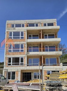 Тристаен апартамент в малка бутикова сграда в кв. Виница - 1 - Ricom Bulgaria