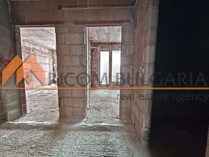 Двустаен апартамент в кв.Бриз! Среден етаж! Покрит изцяло! Две южни стаи! - 4 - Ricom Bulgaria