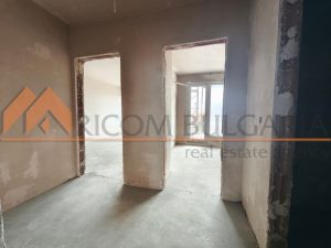 Двустаен апартамент в кв.Бриз! Среден етаж! Покрит изцяло! Две южни стаи! - 4 - Ricom Bulgaria