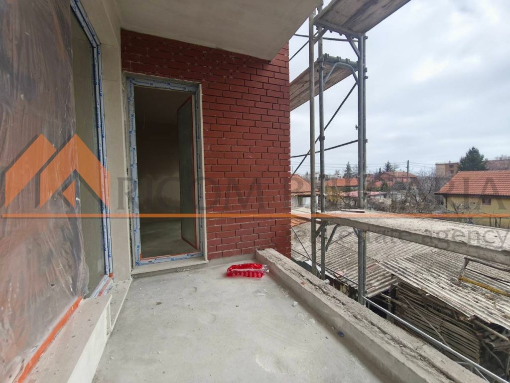 Двустаен апартамент в кв.Бриз! Среден етаж! Покрит изцяло! Две южни стаи! - 6 - Ricom Bulgaria