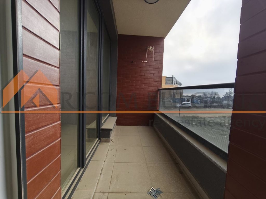 Риком България продава южен двустаен апартамент с включено в цената паркомясто в жилищна сграда на бул.Св.Константин и Елена! - 7 - Ricom Bulgaria