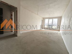 Риком България продава южен двустаен апартамент с включено в цената паркомясто в жилищна сграда на бул.Св.Константин и Елена! - 1 - Ricom Bulgaria