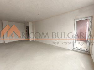 Риком България продава южен двустаен апартамент с включено в цената паркомясто в жилищна сграда на бул.Св.Константин и Елена! - 2 - Ricom Bulgaria