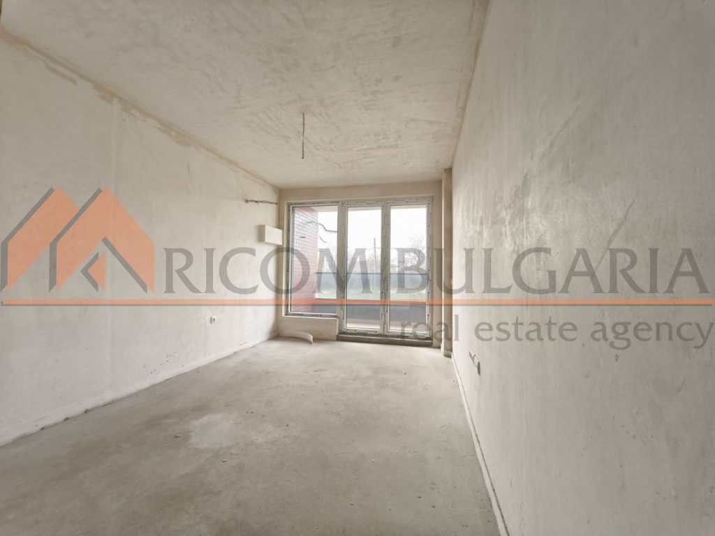 Риком България продава южен двустаен апартамент с включено в цената паркомясто в жилищна сграда на бул.Св.Константин и Елена! - 6 - Ricom Bulgaria