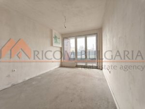 Риком България продава южен двустаен апартамент в жилищна сграда на бул.Св.Константин и Елена! - 4 - Ricom Bulgaria