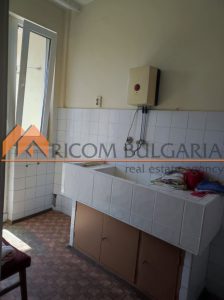 Под наем просторен тристаен апартамент в района на Окръжна болница, гр.Варна. - 11 - Ricom Bulgaria