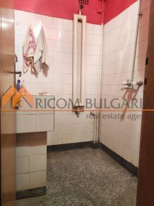 Под наем просторен тристаен апартамент в района на Окръжна болница, гр.Варна. - 13 - Ricom Bulgaria
