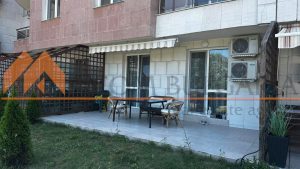 Двустаен апартамент с площ 45 кв.м. и прилежащ собствен двор 25 кв.м. - 1 - Ricom Bulgaria