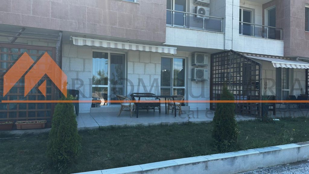 Двустаен апартамент с площ 45 кв.м. и прилежащ собствен двор 25 кв.м. - 2 - Ricom Bulgaria