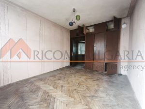 Тристаен апартамент с изключителен потенциал в кв. Трошево - 2 - Ricom Bulgaria