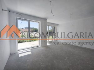 Тристаен апартамент в кв.Бриз с Акт 16 - 6 - Ricom Bulgaria