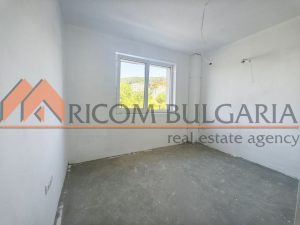 Тристаен апартамент в кв.Бриз с Акт 16 - 8 - Ricom Bulgaria